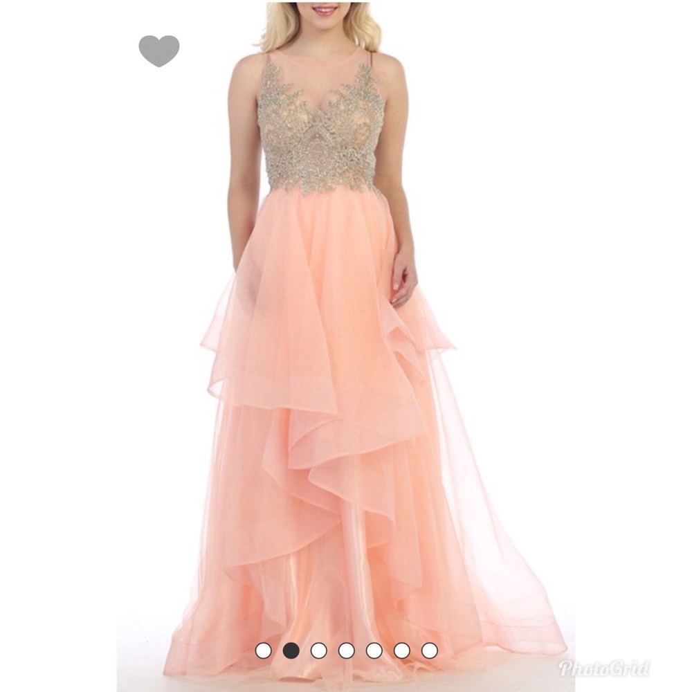 Preorder ur prom dresses 👗